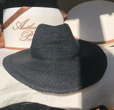 Authentic Panama Paris dans sa boîte d'origine