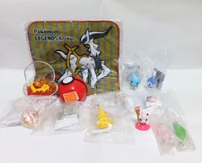 Lot de 13 objets de collection