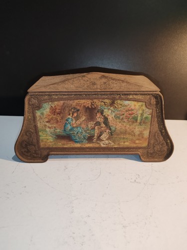 Ancienne boîte métallique