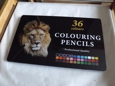 Boite métal de 36 crayons de couleurs
