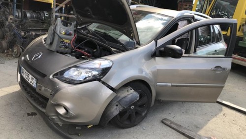 Poignee porte avant gauche