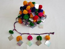 Beau pompon bonne taille - , et