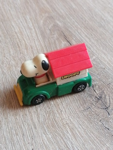 Voiture vintage snoopy - voiture, peanuts