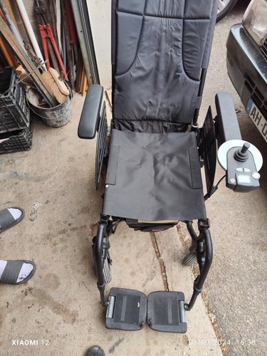 Fauteuil roulant électrique - fauteuil,