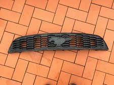 Ford Mustang V 2010 Grille de