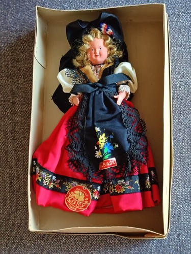 Poupée folklorique rosy - poupée,