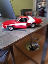 ford gran torino 1/18 item