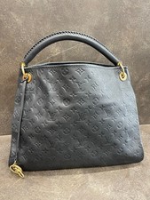 Louis Vuitton Artsy Black
