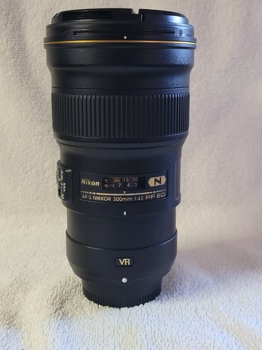 Nikon nikkor 300mm f 4e - af-s,