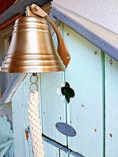 Cloche murale laiton finition