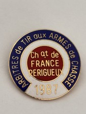 Broche Badge Arbitres de tir aux armes de chasse France 87 1987 signé insignia