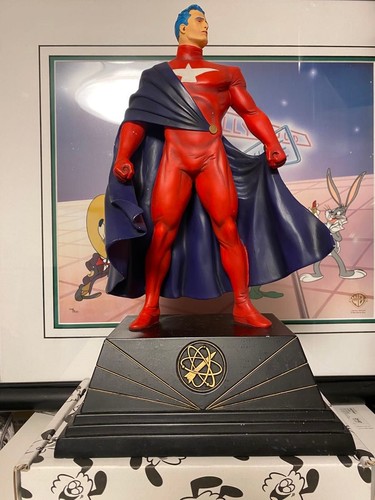 bowen statue