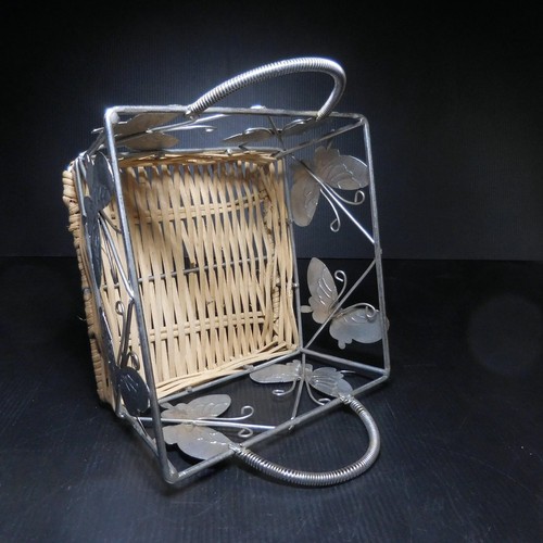 Panier papillon rotin métal