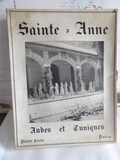 Vêtements anciens. Boite carton ancienne à Aubes P. Costa Paris