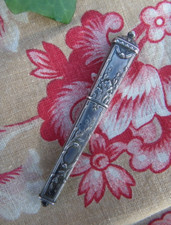 ÉTUI À AIGUILLES EN ARGENT