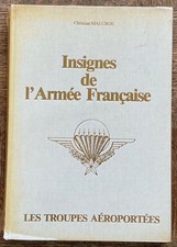 26 LIVRE - Insignes armée