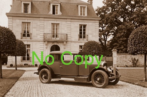 Automobile voisin devant une - voisin,