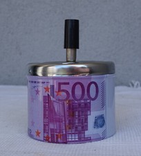 Cendrier rotatif poussoir