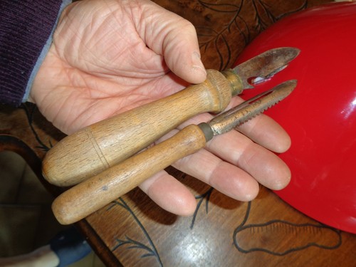 Ancien ouvre boite sardine - boite,