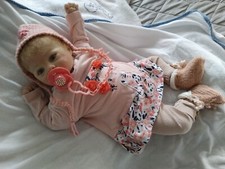 bébé reborn réaliste