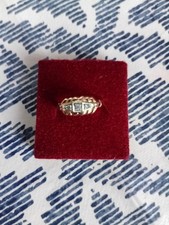Bague en or 18 carat et petits