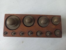 BOITE de 11 poids en laiton