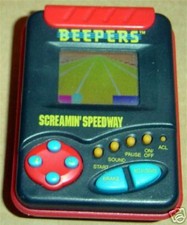 95 TIGER ELECTRONIC BEEPERS SCREAMIN' SPEEDWAY CAR GAME