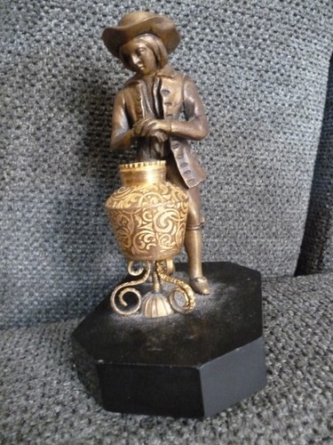 Personnage homme bronze - homme, en