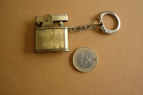 Porte cle briquet - porte, /