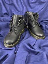 Dr.Martens 939 sont présentes dans la collection