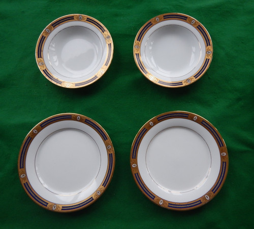 Assiettes manufacture royale - ,