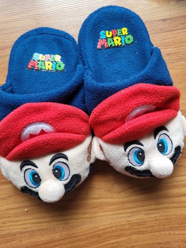 Super mario slippers size - super,