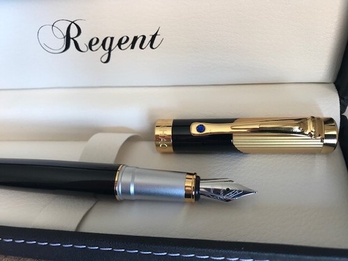 Stylo plume noir avec - , capuchon