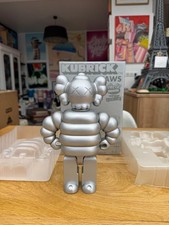 kaws kubrick 400% mad hectic