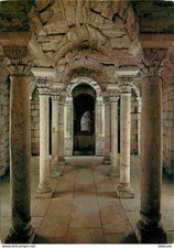 71 - Tournus - intérieur de