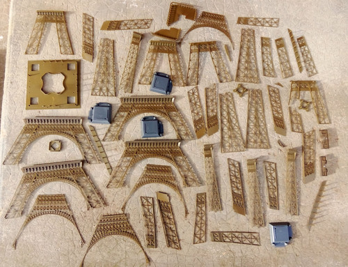 Maquette tour eiffel incomplet - tour,