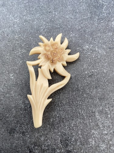 Ancienne broche forme - broche, en