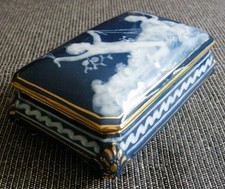 BELLE BONBONNIERE PORCELAINE ET BARBOTINE M. CHAUFFRIASSE