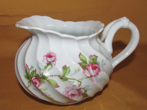 Crémier pot lait - à,
