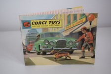 B93 CATALOGUE DÉPLIANT