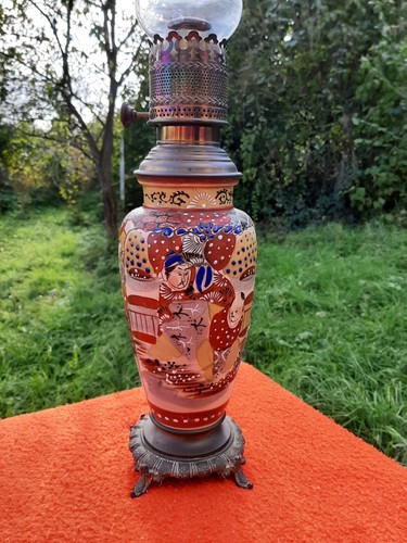 Ancienne lampe pétrole en - lampe, a