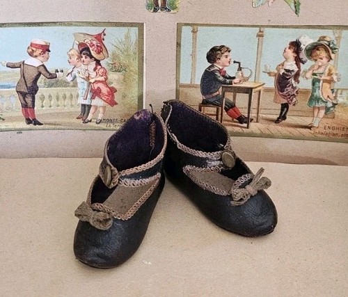 Ancienne paire chaussures - ,