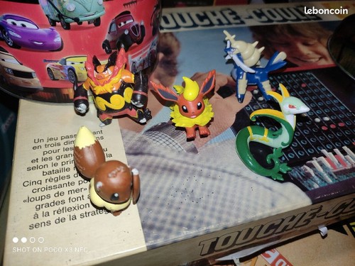 pokemon figurine