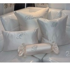 coussins blumarine luxe satin perles plusieurs tailles et plusieurs couleurs 