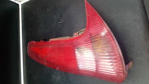 Feu arrière droit peugeot 206 - arrière,