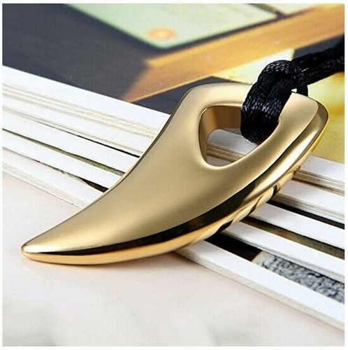 Collier pendentif dents de - -,