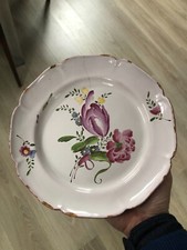 Belle assiette en faïence