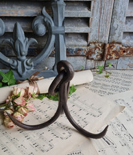 ANCIEN CROCHET DE BOUCHER 3