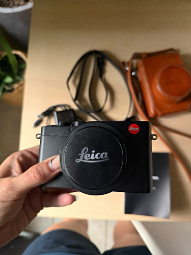 Leica lux black - black, compact