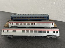 Lot 3  Voitures SNCF HO : 2 TEE HORNBY 7456 7457 + 1 CIWL JOUEF 5301  TBE
